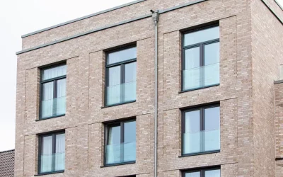 Ein Blickfang mit System: Französische Balkone von ONLEVEL